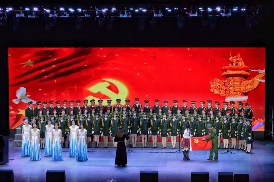 河北省政协十三届二次会议举行第二次全体会议